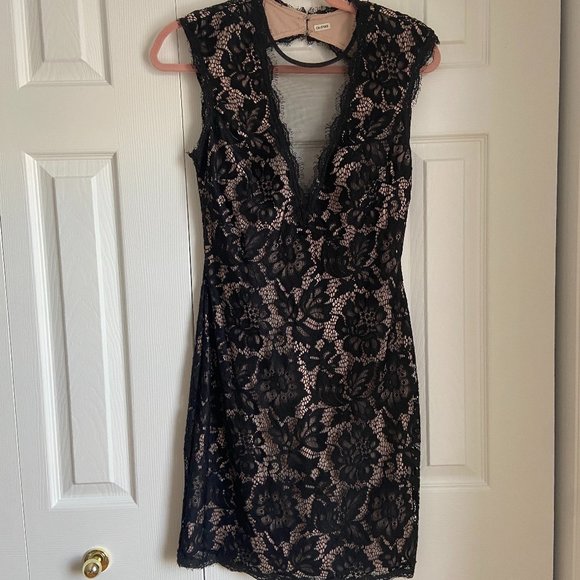 Betsy & Adam Black  Lace Illusion Dress size 8 - Picture 3 of 14